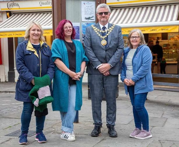 From left to right: Crochet student Heather, Louise Marie, Hedon Mayor Colin Billany, and crochet student Angela