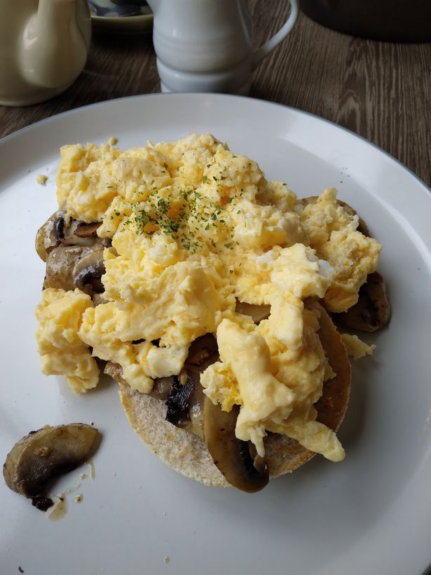 Mumbled Eggs at Cafe V
