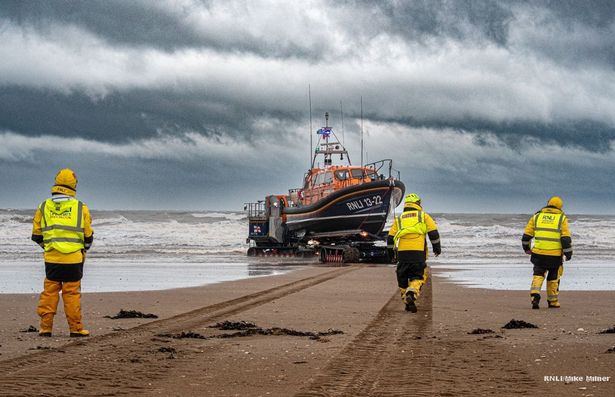 Bridlington RNLI prepare to launch into Storm Amy