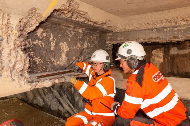Workers at Drypool Bridge