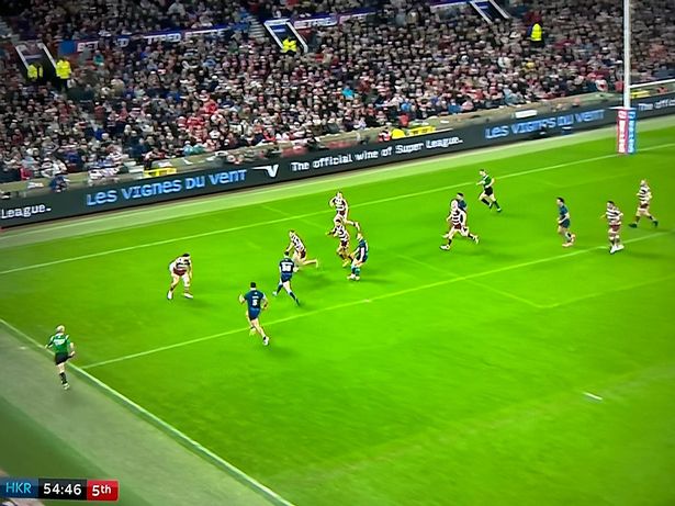 Jack Broadbent should have perhaps gone low and used the turf to his advantage from here.