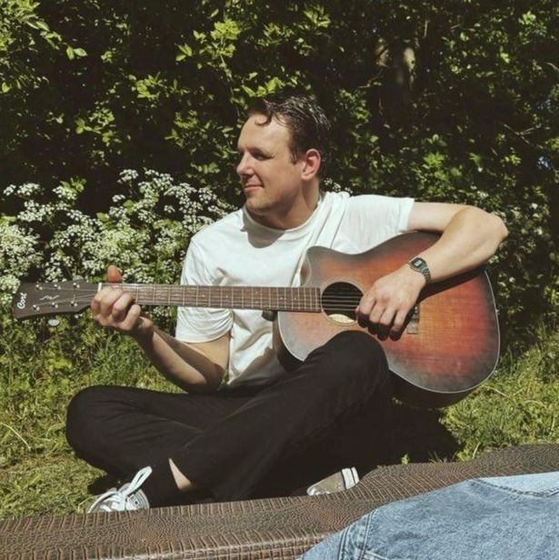 Acoustic guitarist and singer-songwriter Keir Lammas