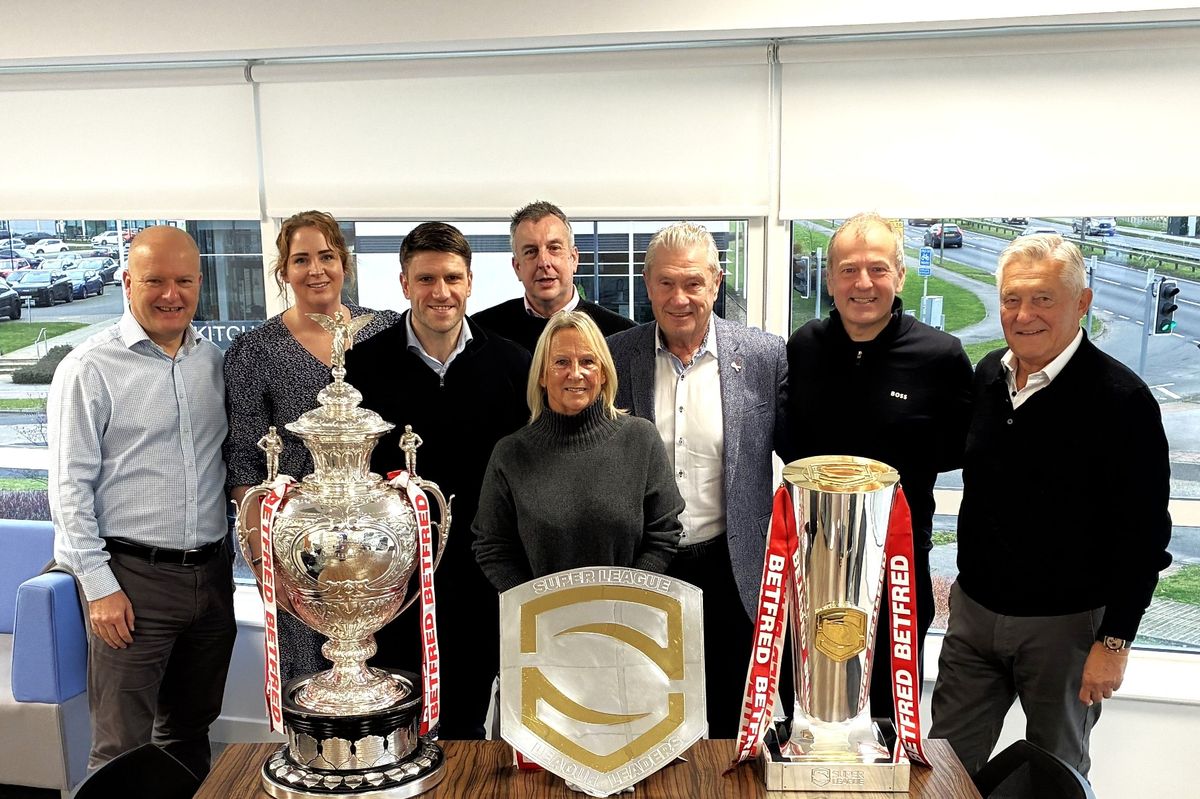 Humber Business Week chair Pat Coyle (front) with some of the Hull KR board members (from left) Paul Lakin, Becky Oughtibridge, Sam Latus, Andy Steele, Paul Sewell, Neil Hudgell and David Kilburn