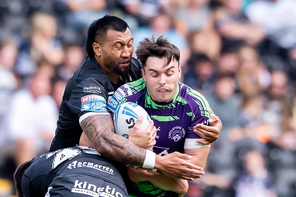 Tex Hoy in action on his return to Hull FC.