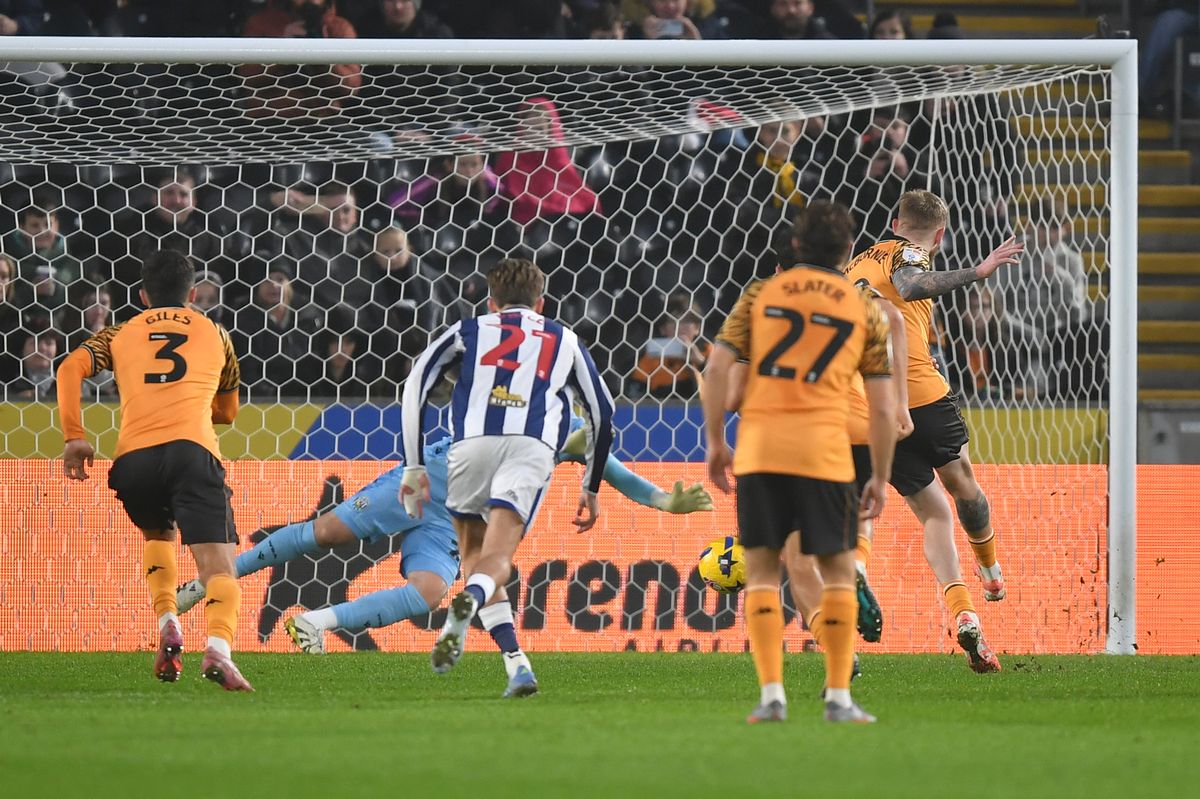 Hull City forward Oliver McBurnie celebrates scoring