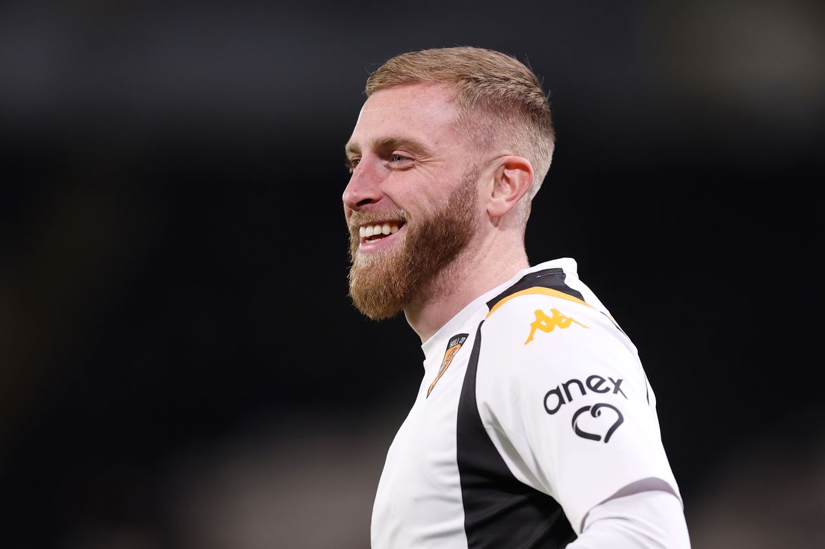 Striker Oli McBurnie is expecting a frosty reaction from the blue side of Sheffield