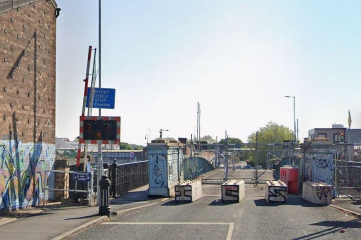 Hull City Council is carrying out a three-phase plan to reopen Sculcoates Bridge