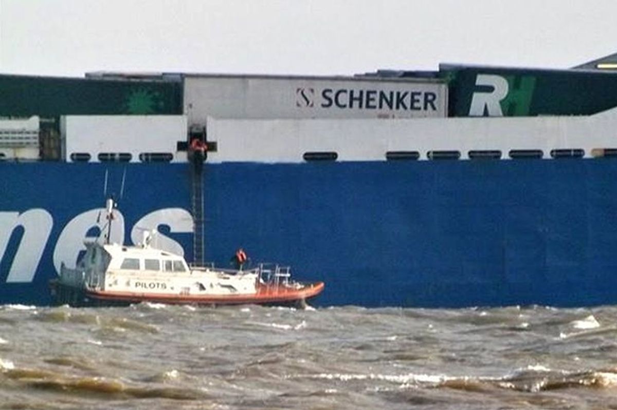 Report on the investigation of a fall from a pilot ladder resulting in the death of a pilot while attempting to board the cargo vessel Finnhawk from the pilot vessel Humber Saturn in the approaches to the Humber Estuary, England, on 8 January 2023