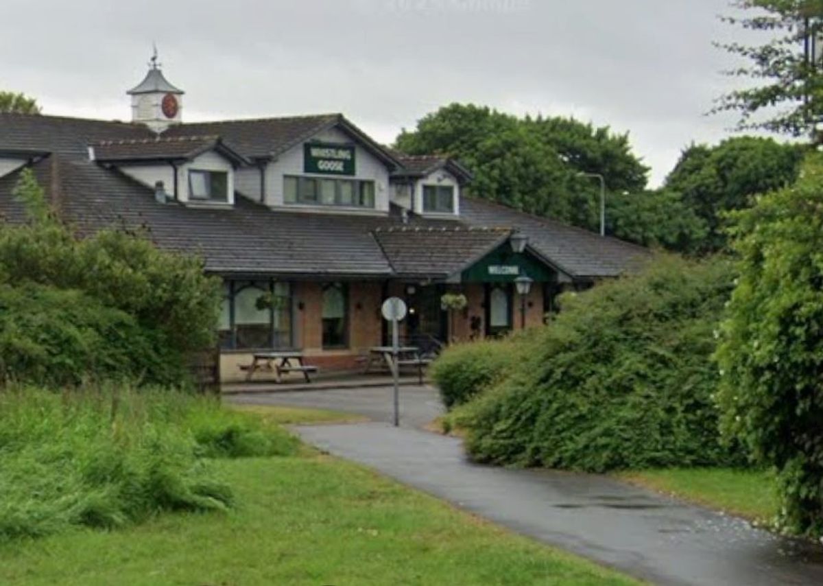 Whistling Goose pub in Sutton Fields, Hull