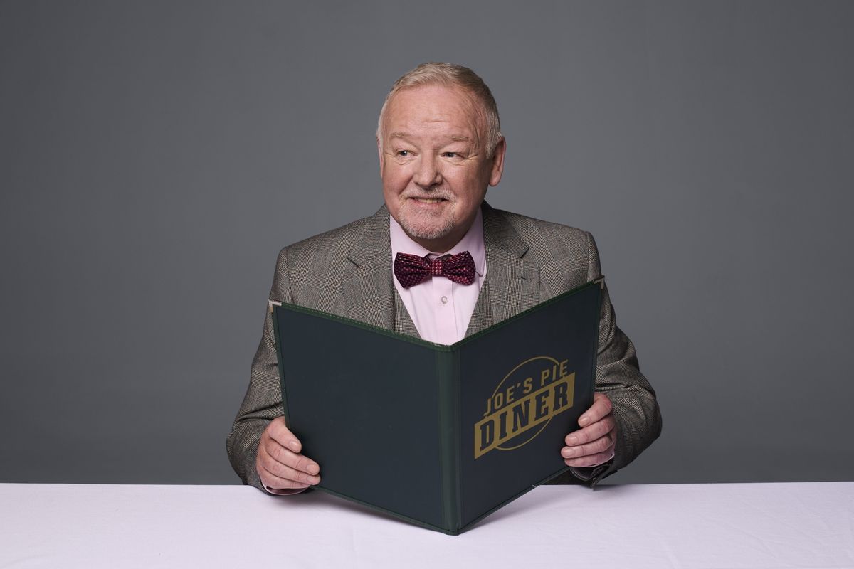 Les Dennis as Joe in musical comedy Waitress, coming to Hull