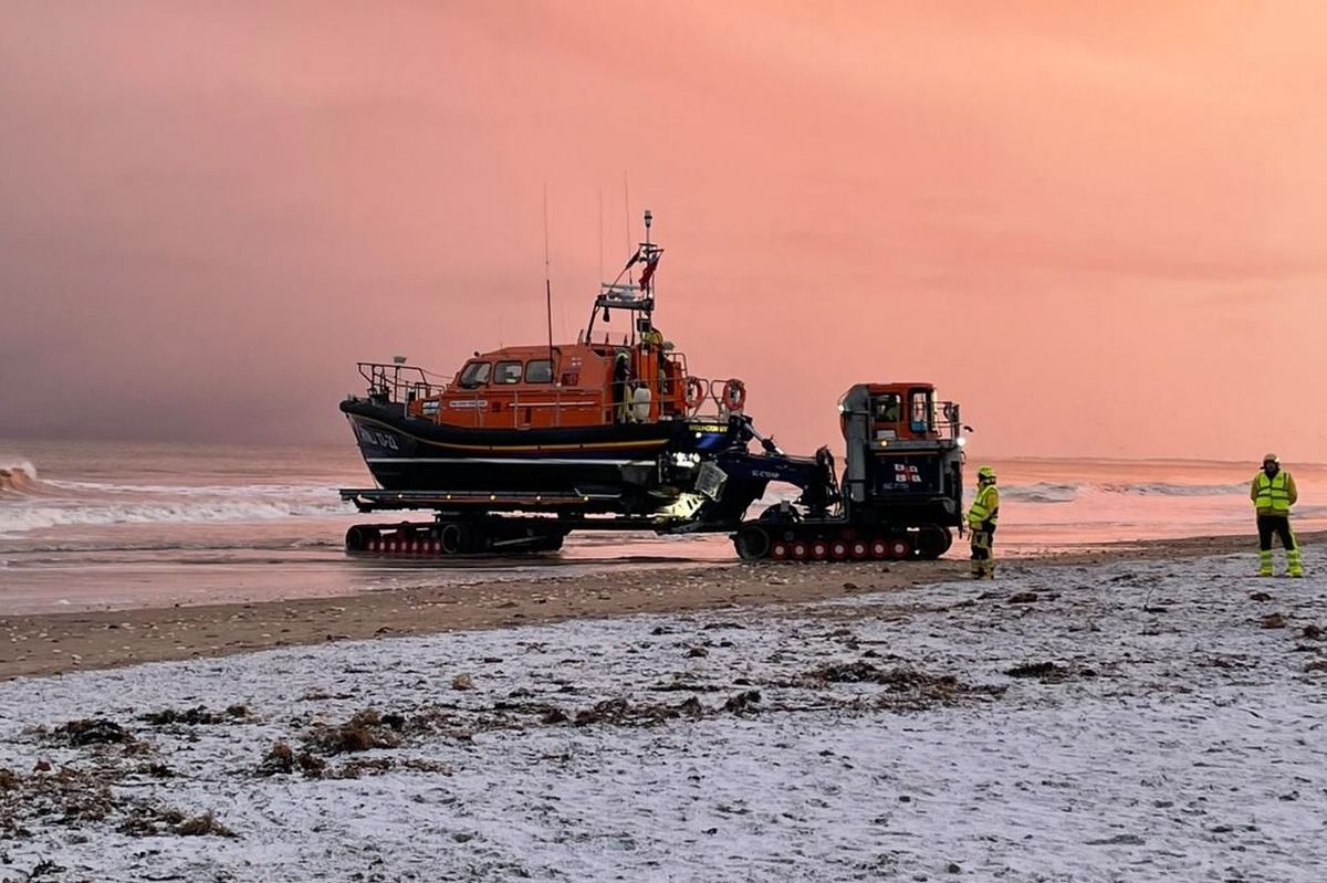 Bridlington RNLI launching to the incident at Withernsea on Friday, January 2, 2026