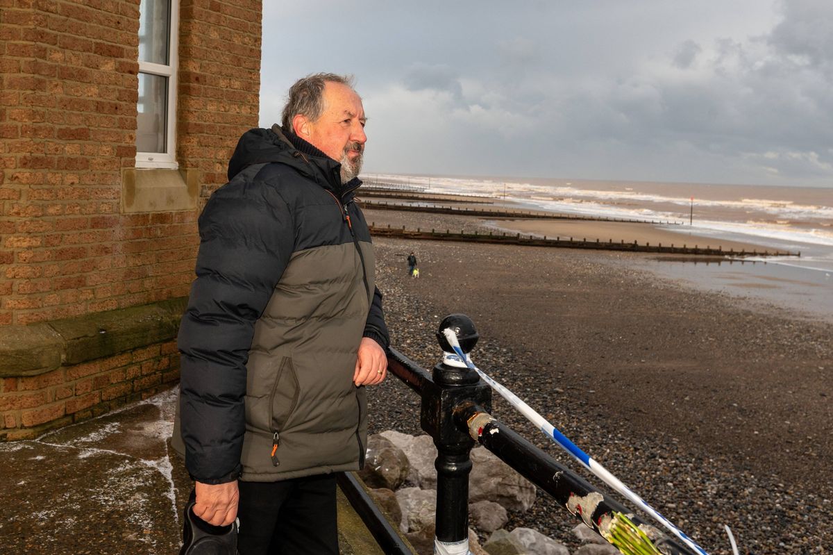 Richard Shaw has described how he tried to help as the tragic incident in Withernsea unfolded 