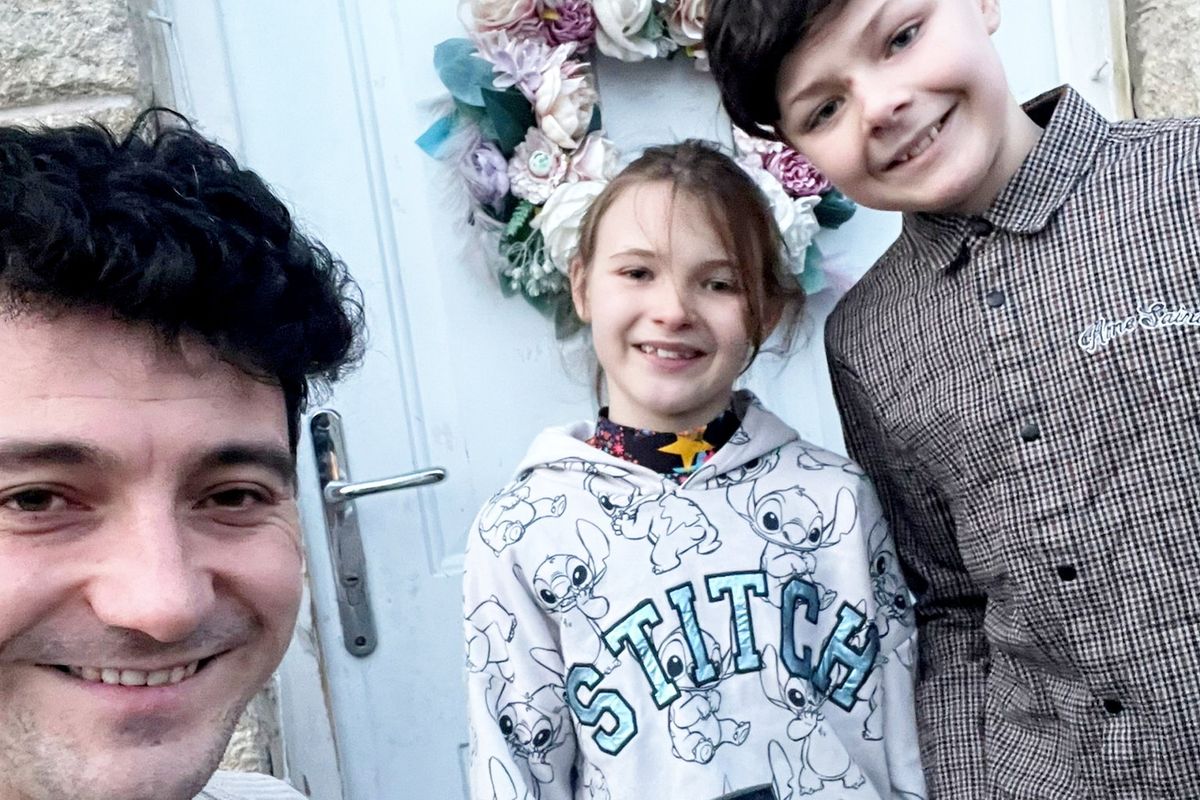 Ben Pickles, 31, has given his kids, Layla (9) and Leo (11), a Nokia phone instead of a smartphone