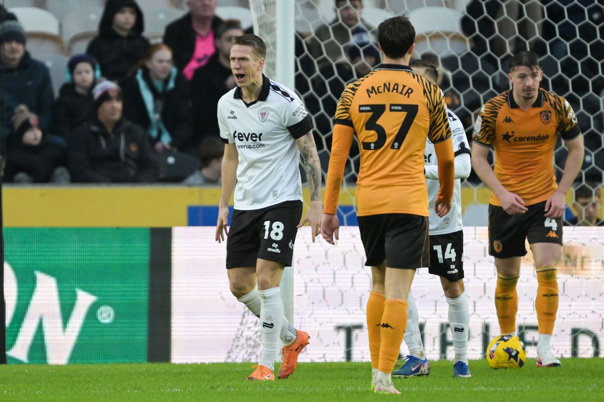 Paddy McNair looks on as Emil Riis celebrates Bristol City's third goal on Saturday