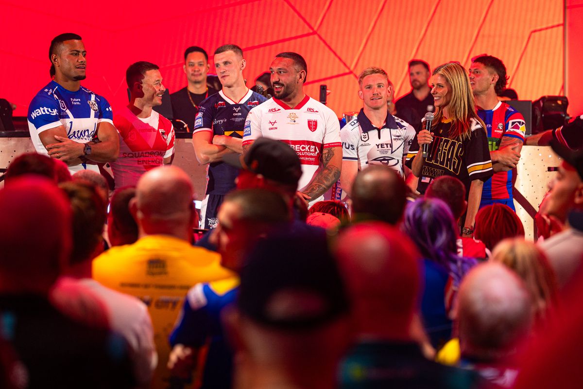 Las Vegas Fan Hub launch at Resorts World with all six captains and a huge crowd.