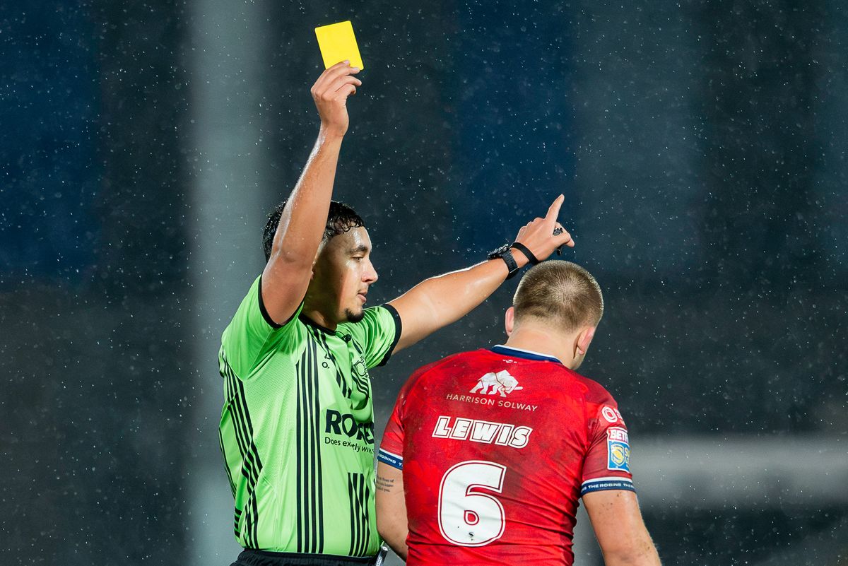 Mikey Lewis has been cleared to play against Brisbane Broncos following his sin-binning against York Knights for a trip.