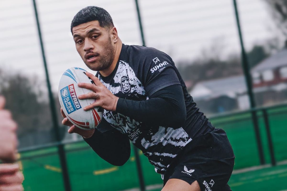 Hull FC loose-forward John Asiata.