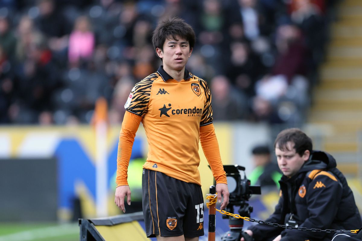 Hull City's Yu Hirakawa leaves the pitch against QPR