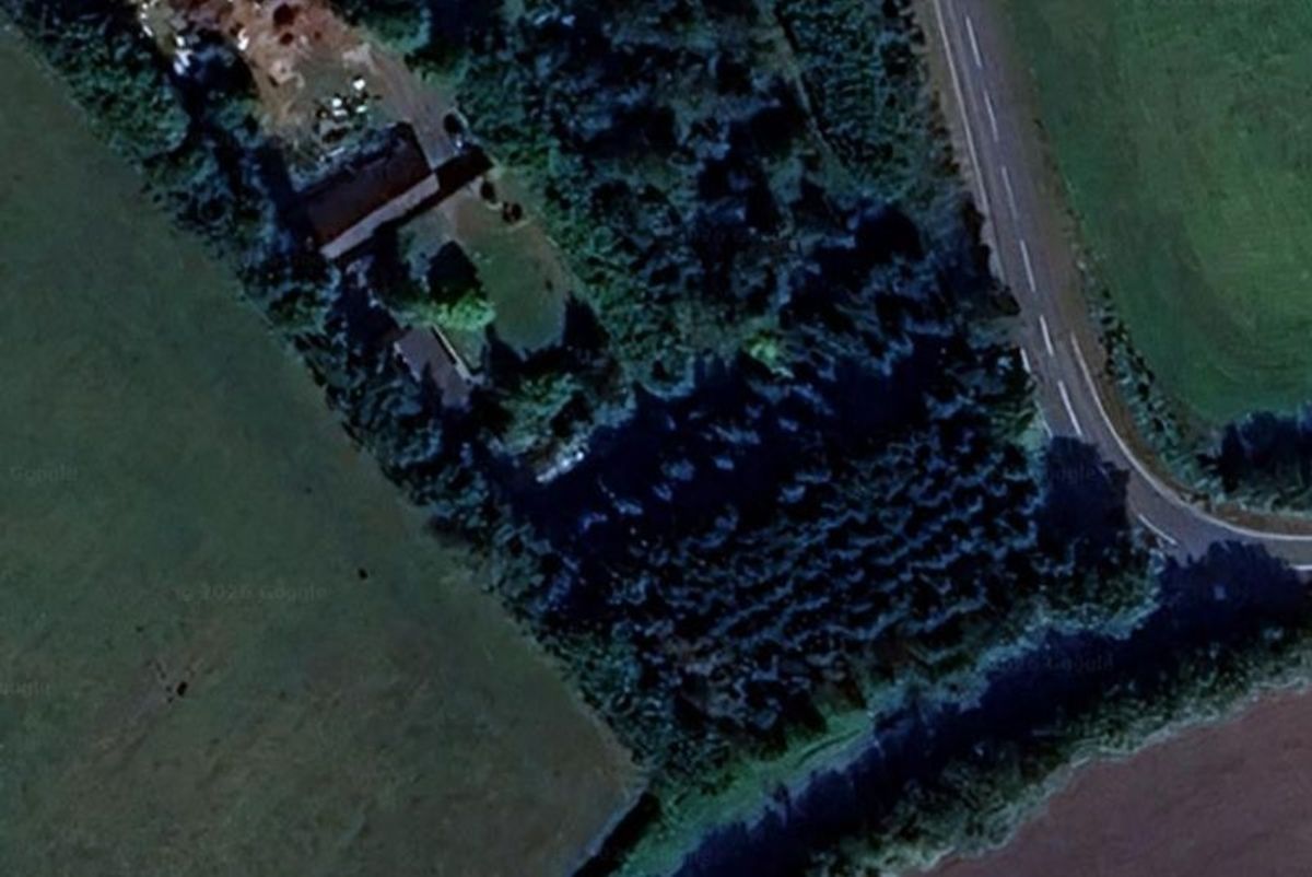 The cabin can not be seen from the road side