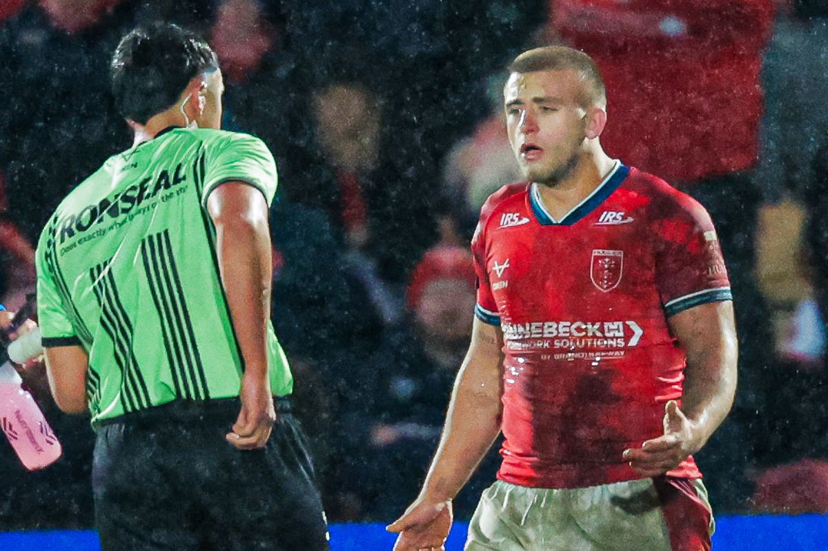 Hull KR star Mikey Lewis was sent to the sin-bin in a turning point against York Knights in Super League.