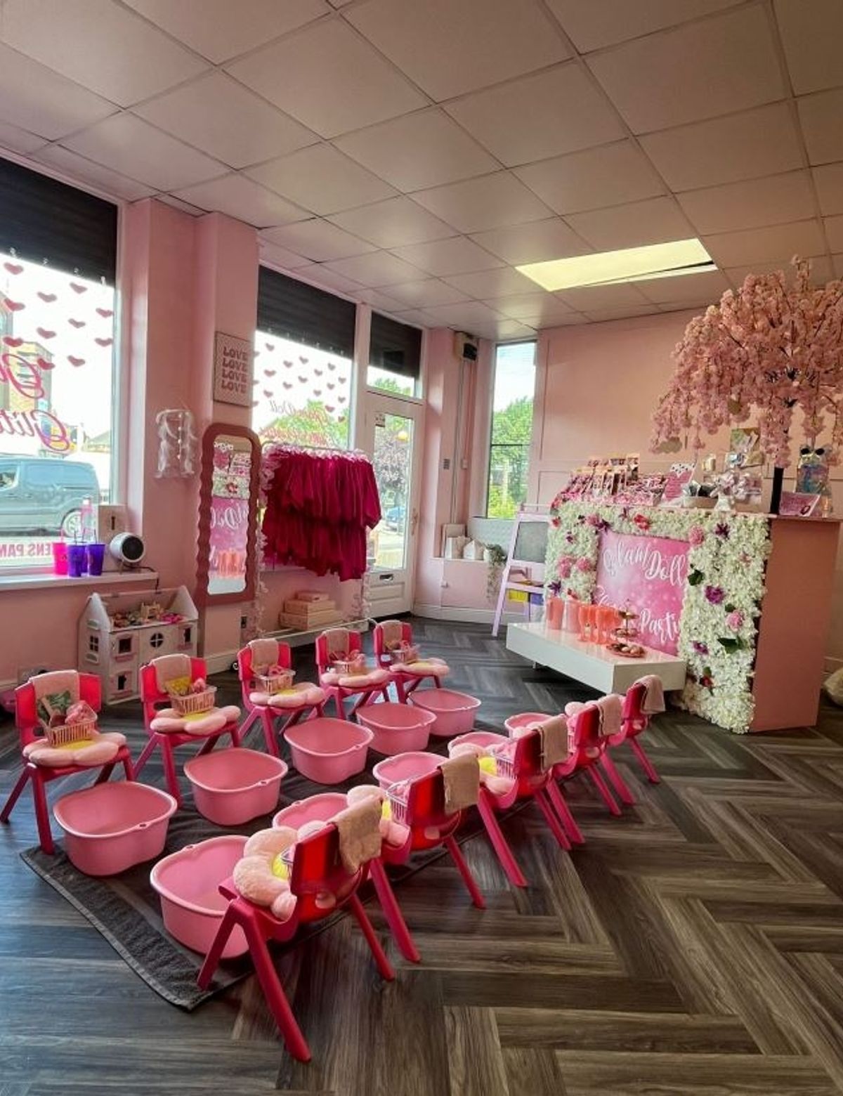 Glam Doll Glitter Parties is based on Spring Bank West.