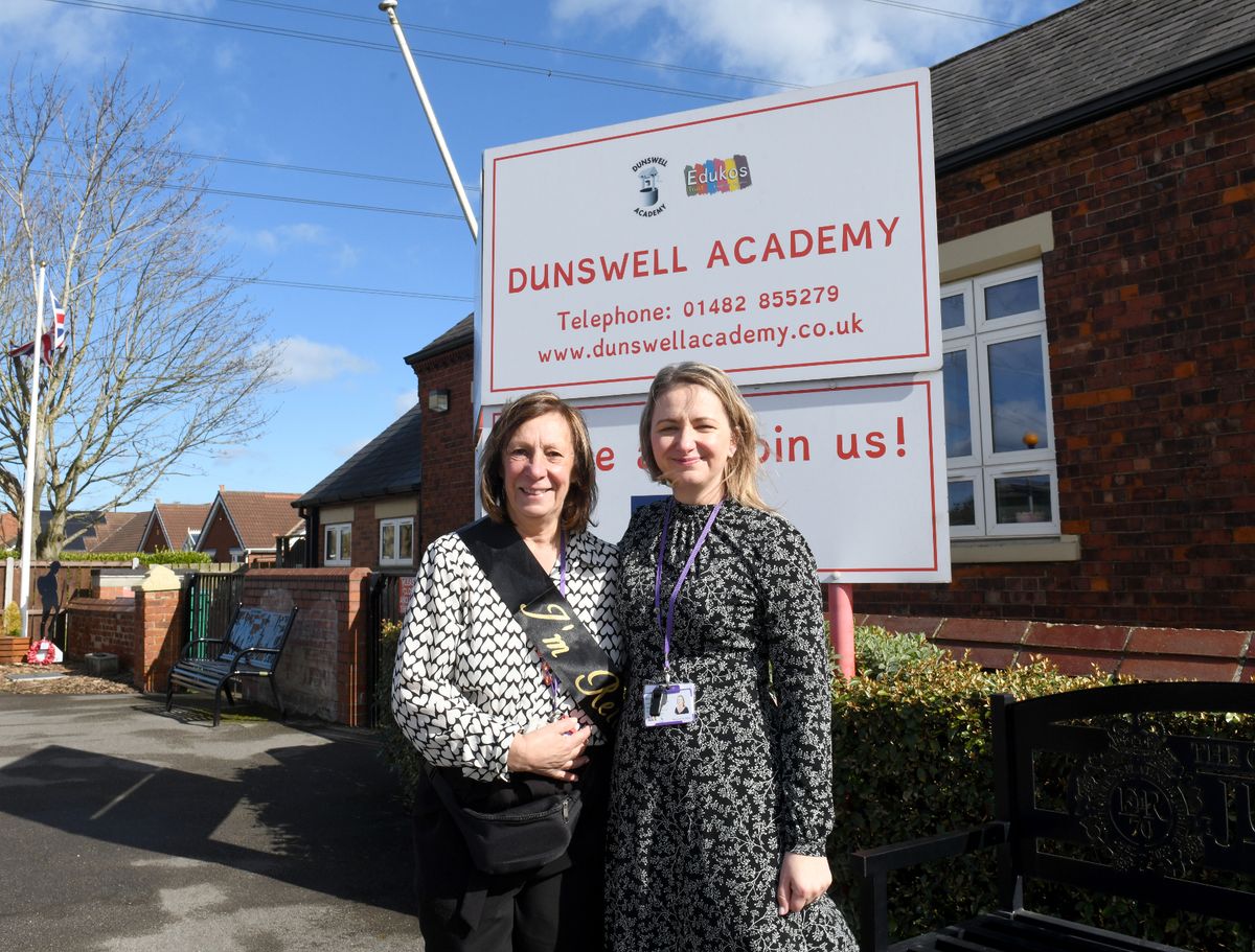 Retiring teaching assistant Wendy Clayden with headteacher of Dunswell Academy Alison Oxtoby