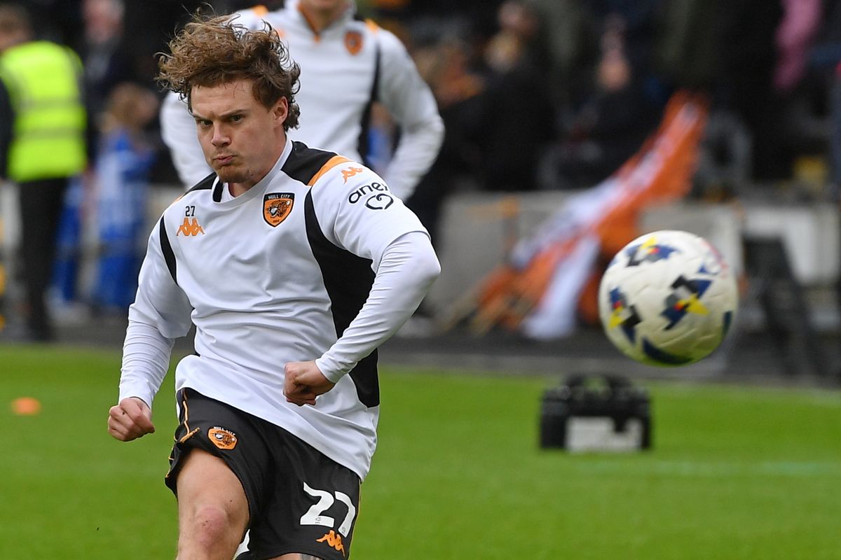 Hull City boss Sergej Jakirovic wants Regan Slater to stay at the MKM Stadium 