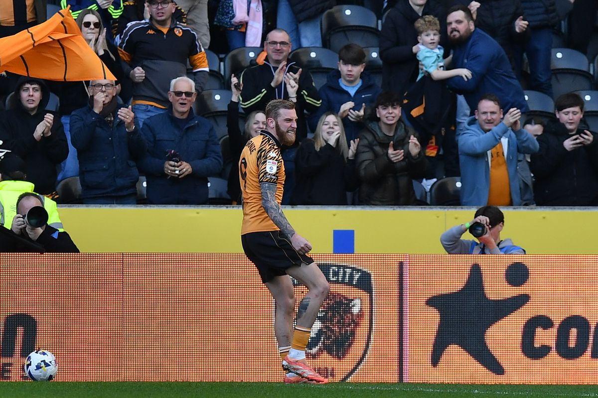 Hull City forward Oliver McBurnie celebrates