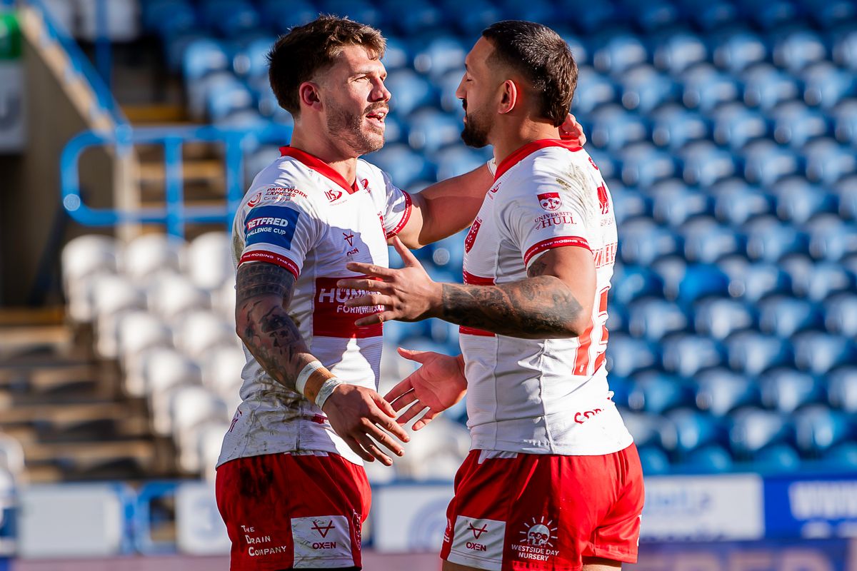 Hull KR progressed through to the quarter-finals of the Challenge Cup with a commanding win over Huddersfield Giants.