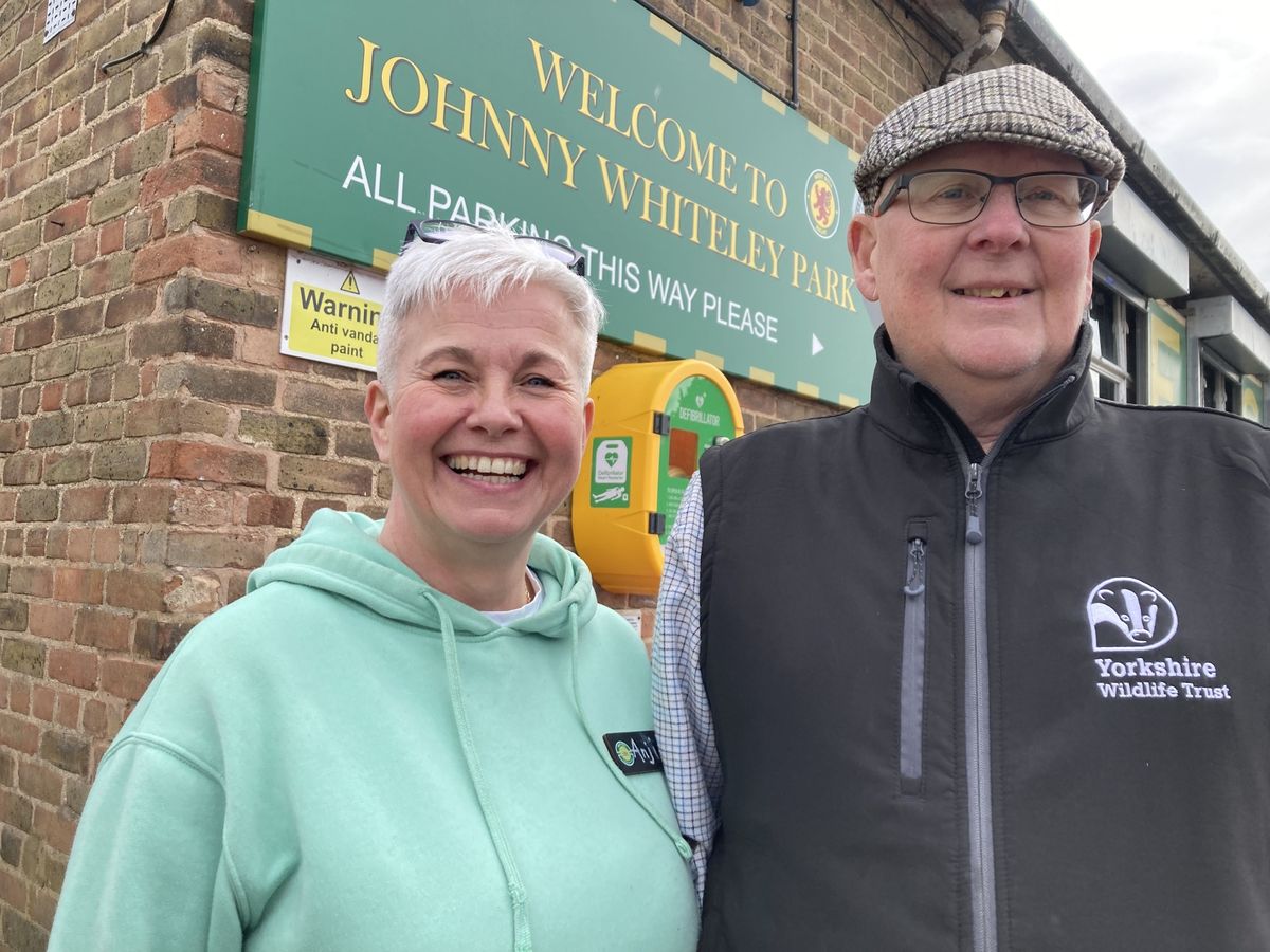 West Hull Community Hub trustee Anji Gardiner with Andrew Gibson, Outer Humber Officer for the Yorkshire Wildlife Trust
