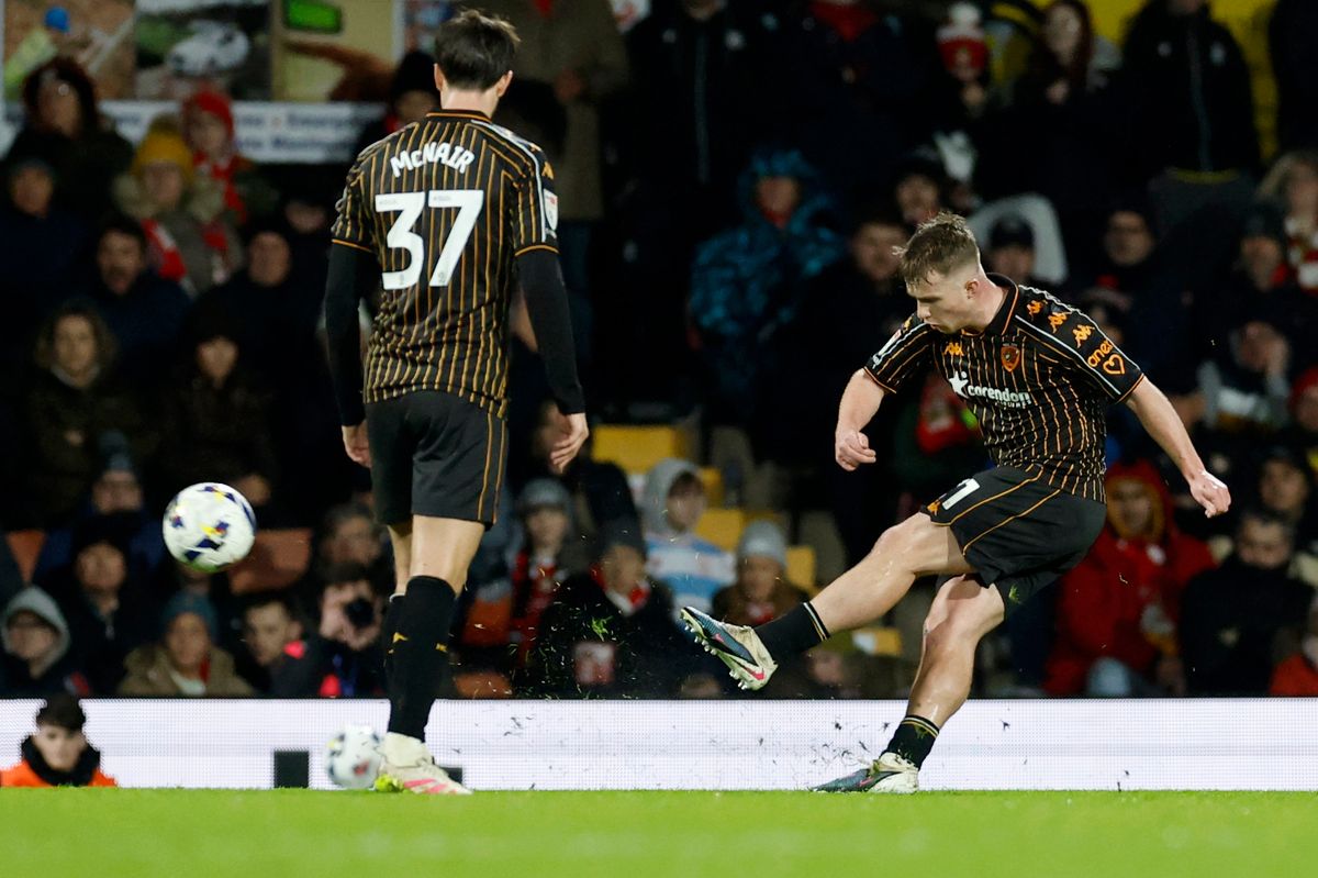 Hull City's Joe Gelhardt scores 