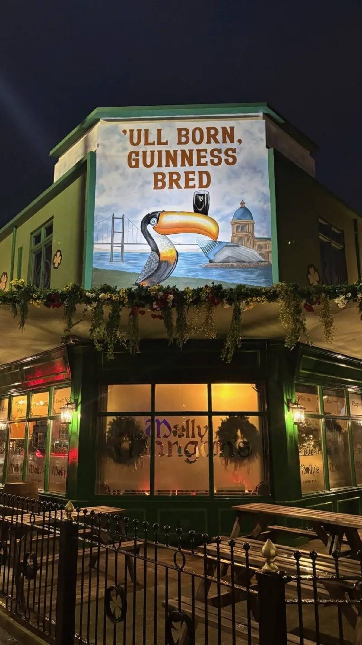 Molly Mangan's, in Newland Avenue, Hull