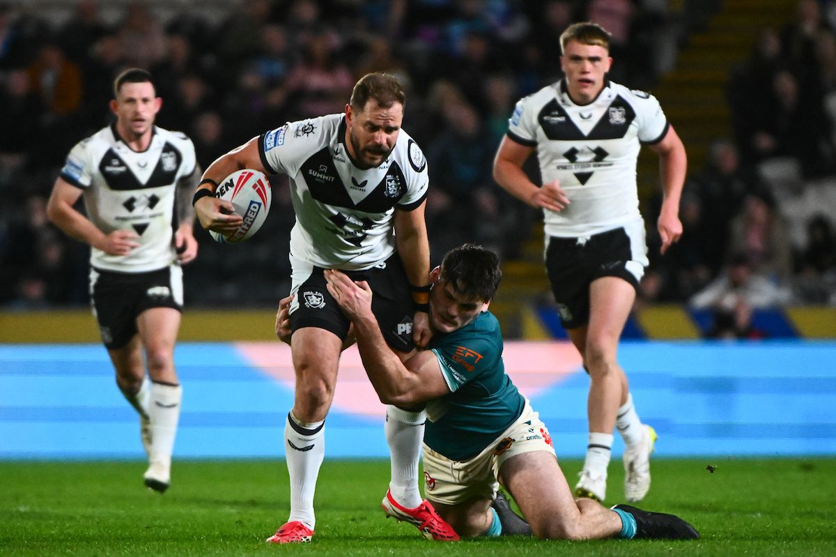 Aidan Sezer in action for Hull FC in the loss to St Helens 