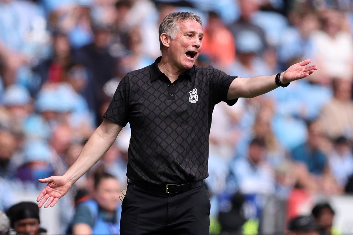 Phil Parkinson will lead his side into the final day of the season, sixth in the Championship
