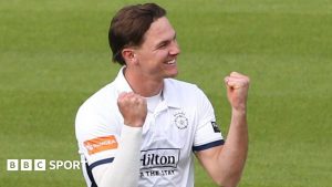 Baker leads Hants fightback against Yorkshire