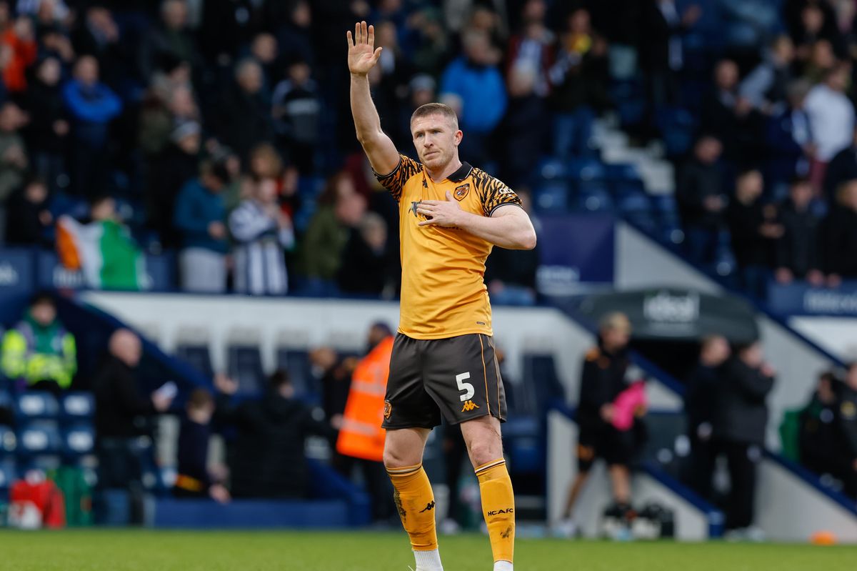Hull City's John Lundstram is pushing for a return to the starting XI