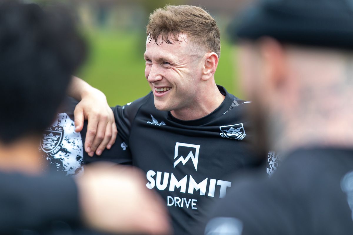 Harry Newman will debut for Hull FC against St Helens. 