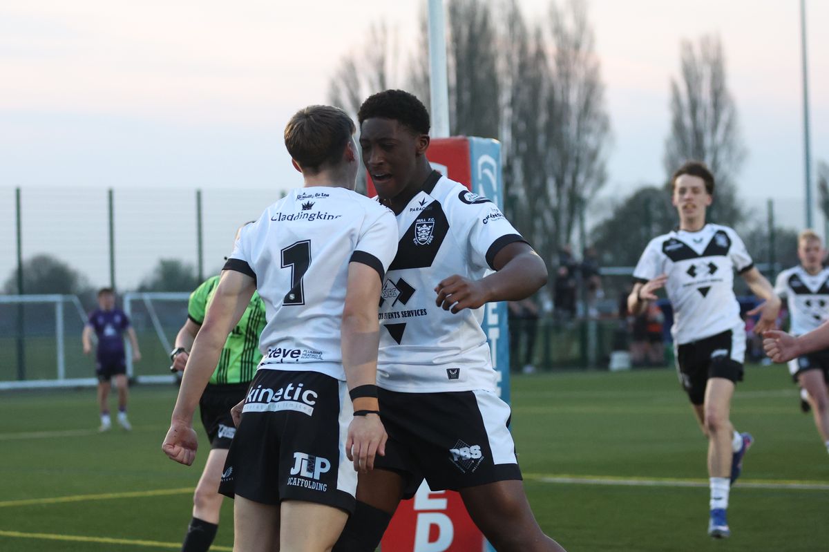 Cam Windley celebrates his try for Hull FC.