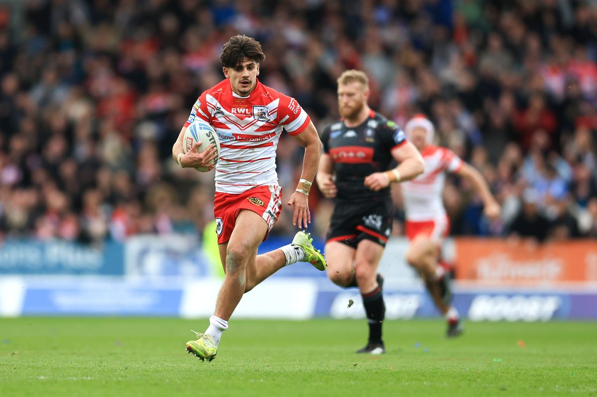 Bill Leyland races away for his second St Helens try against Wigan Warriors in their Good Friday derby.