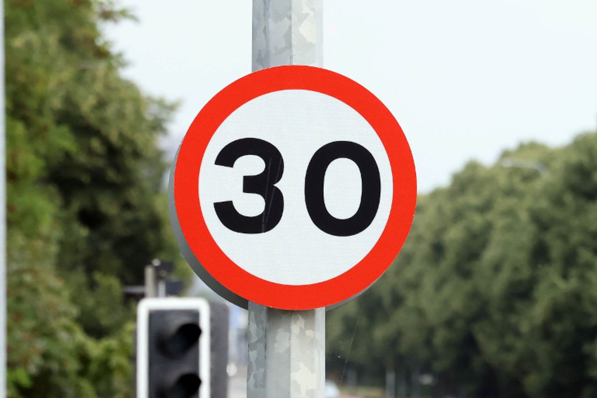 A stock 30mph sign