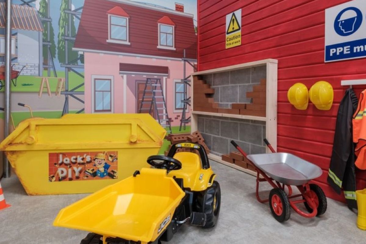 Toy tractor