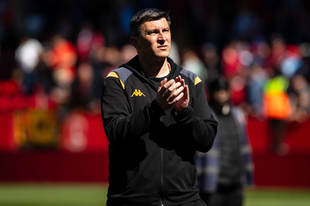 Sergej Jakirovic applauds the Hull City fans at The Valley on Saturday