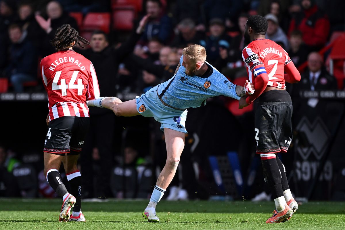 Hull City slipped to defeat in controversial fashion at Bramall Lane