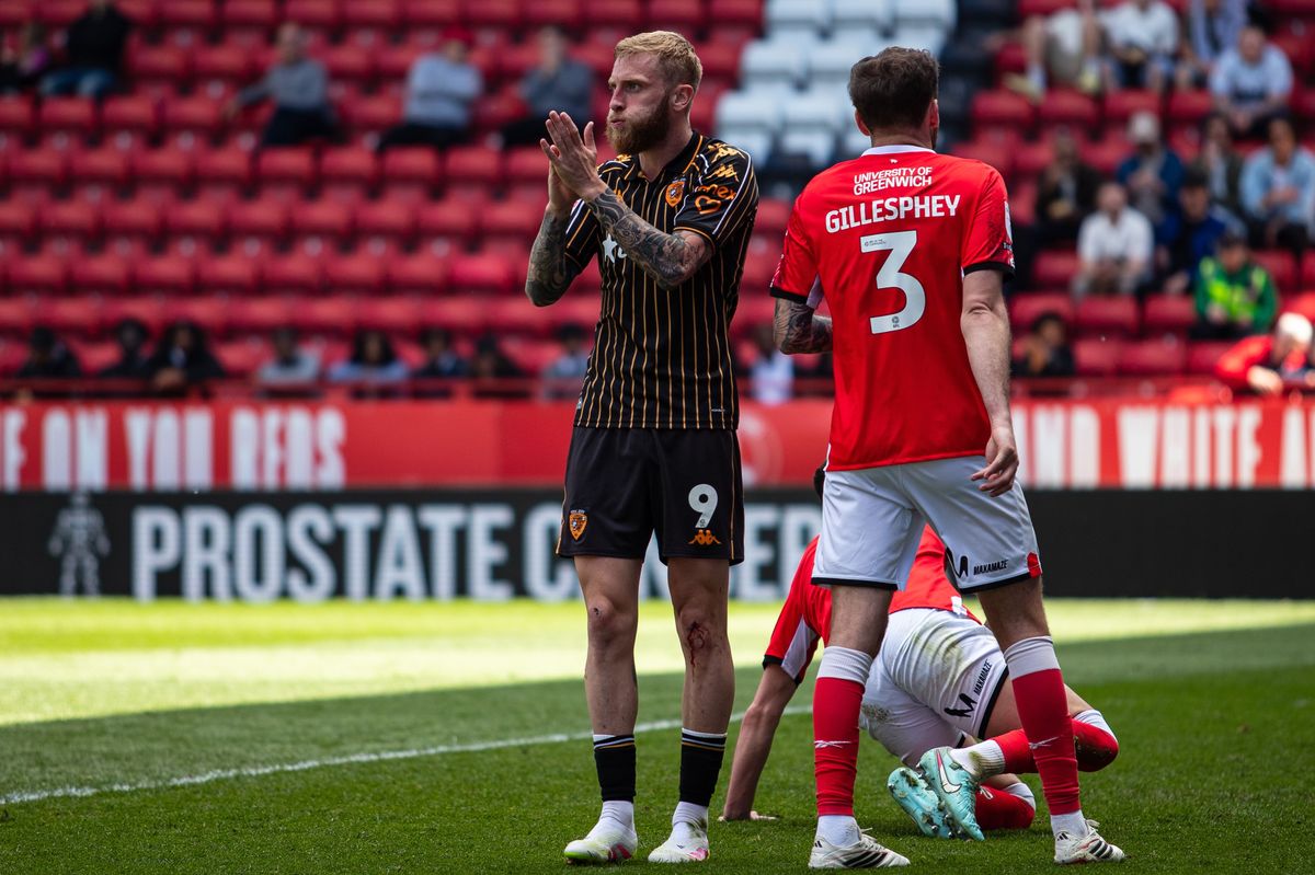 Oli McBurnie shows his frustration at The Valley