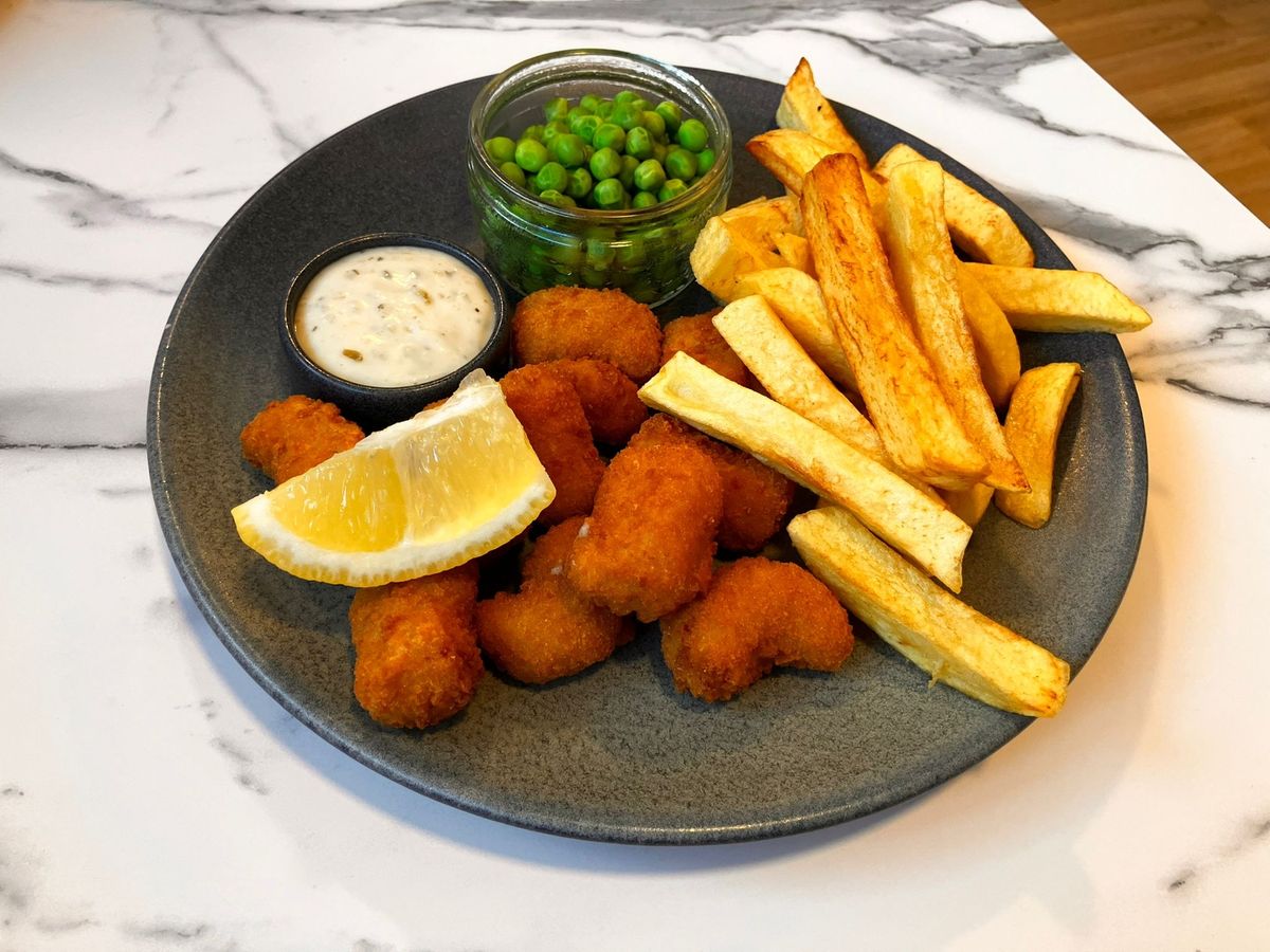 Scampi with homemade chips
