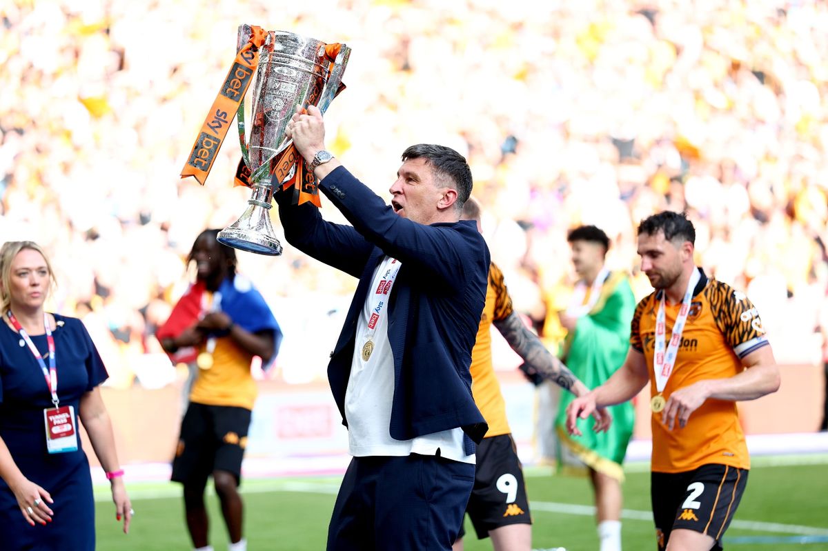 Sergej Jakirovic manager of Hull City celebrates