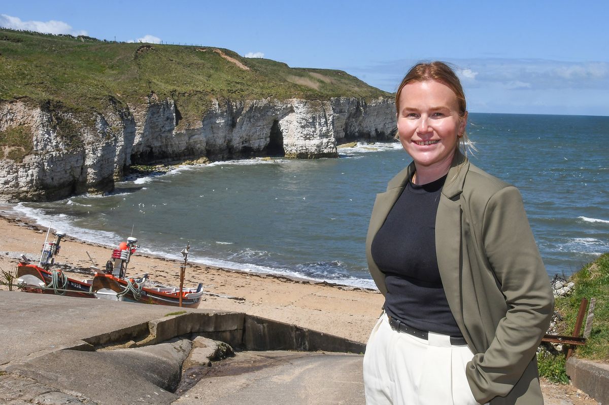 Hannah Emmerson outside her other business the Boat House Cafe at North Landing Flamborough.
Picture by David Harrison.