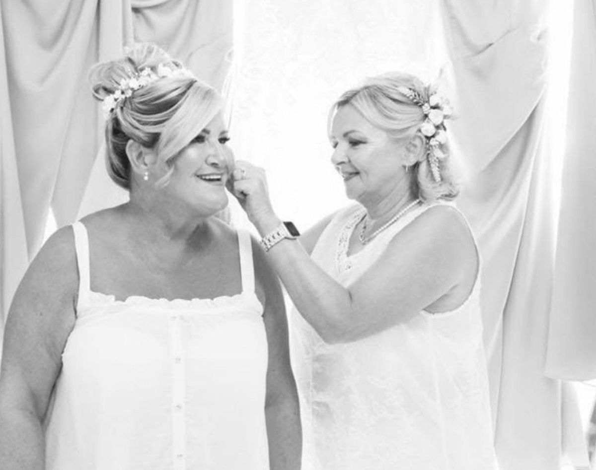 'This law isn’t about blaming people who smoke. We know how hard it is' - Gillian Cunningham, right, pictured with her best friend Wendy Robinson