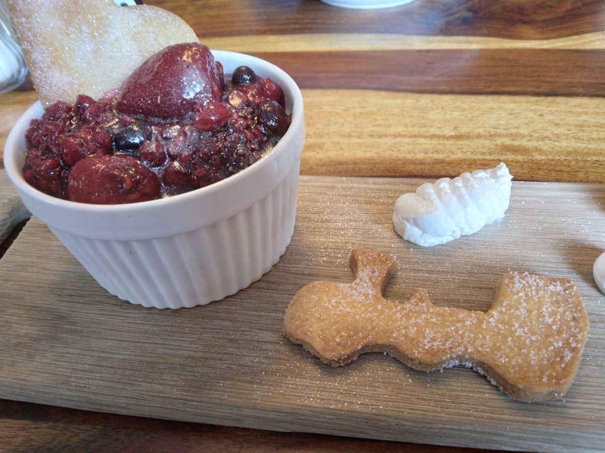 Every dessert needs a train-shaped shortbread to accompany it ...