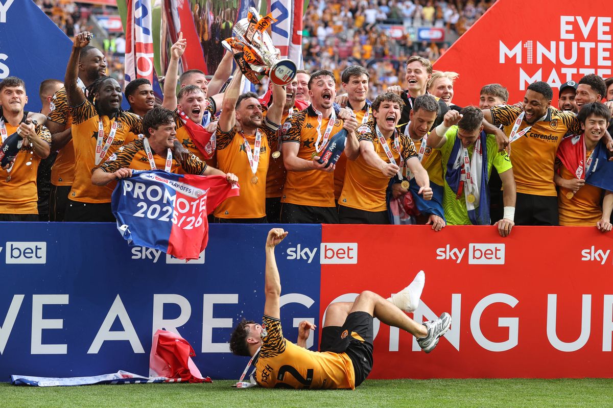 Hull City celebrate promotion to the Premier League